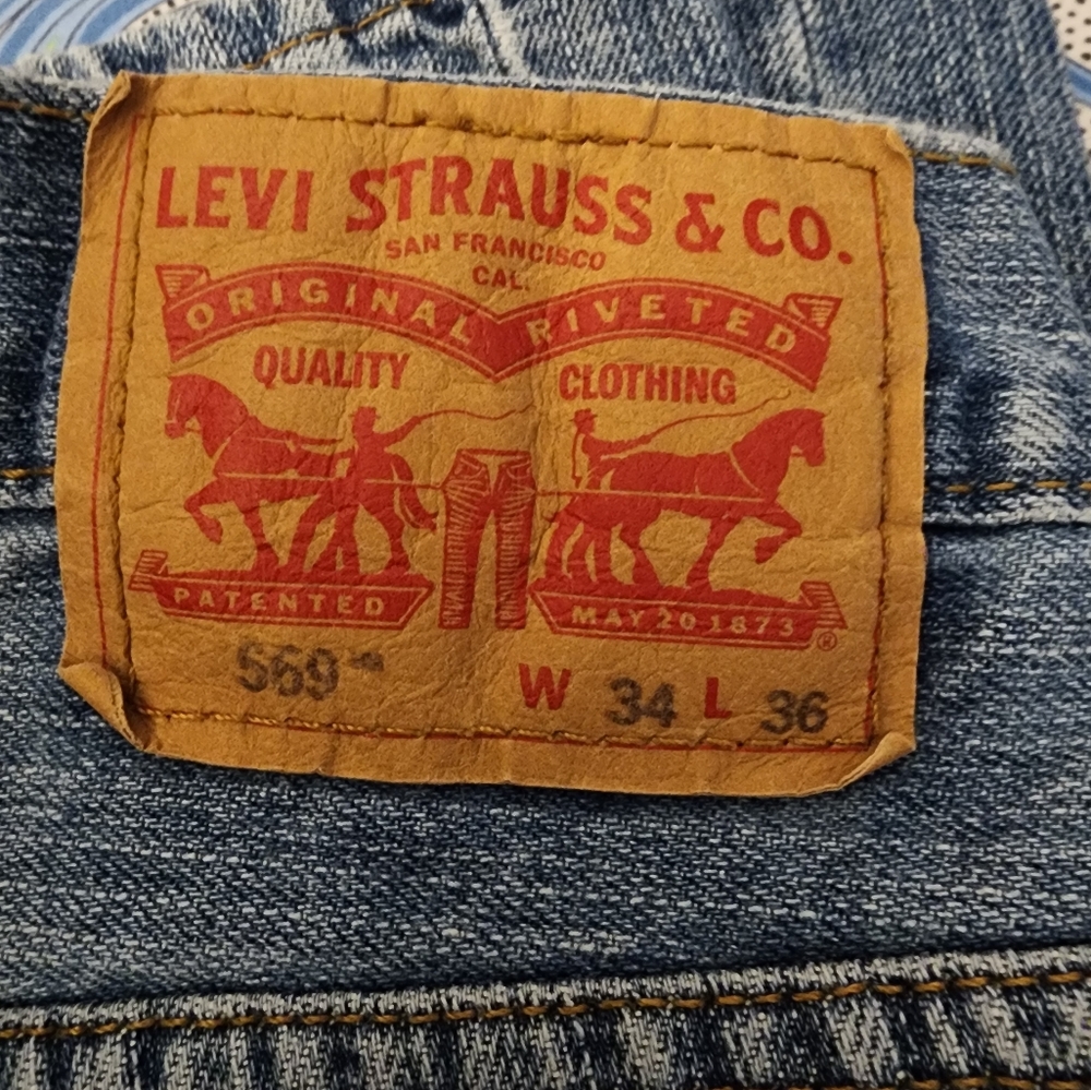 Mens Levi blue jeans 505